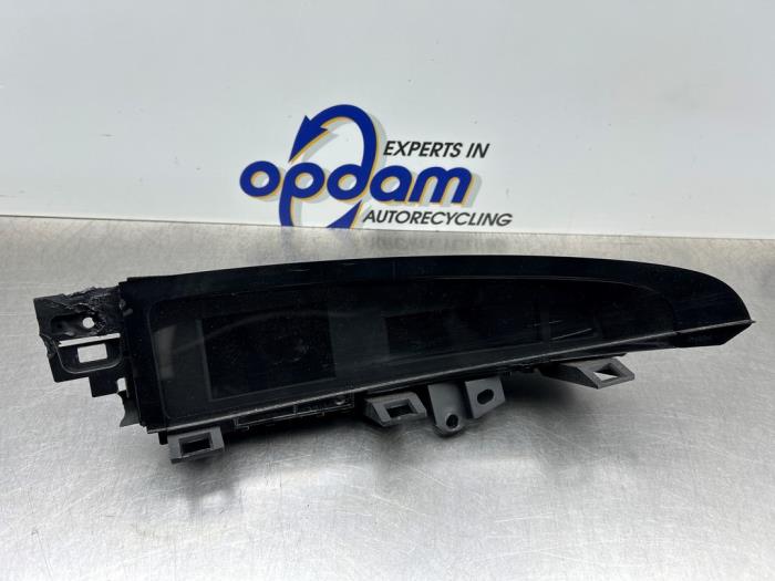 Gebruikte Display Interieur Mazda 3 Sport (BL14/BLA4/BLB4) 1.6i MZR 16V Prijs € 60,00 Margeregeling aangeboden door Gebr Opdam B.V.