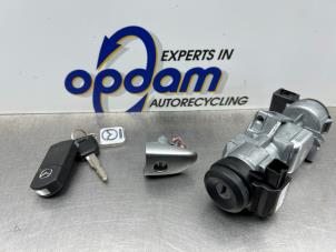 Gebruikte Set Cilindersloten (compleet) Mazda 3 Sport (BL14/BLA4/BLB4) 1.6i MZR 16V Prijs € 100,00 Margeregeling aangeboden door Gebr Opdam B.V.