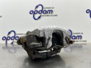 Gebruikte Remklauw (Tang) links-achter Mazda 3 Sport (BL14/BLA4/BLB4) 1.6i MZR 16V Prijs € 40,00 Margeregeling aangeboden door Gebr Opdam B.V.