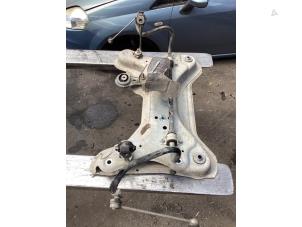 Gebruikte Subframe Renault Trafic (1FL/2FL/3FL/4FL) 2.0 dCi 16V 150 Prijs op aanvraag aangeboden door Gebr Opdam B.V.