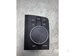 Gebruikte I-Drive knop BMW i4 (G26) M50 84 kWh Prijs € 250,00 Margeregeling aangeboden door Gebr Opdam B.V.