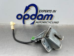 Gebruikte Achterklep Slotmechaniek Suzuki Swift (ZA/ZC/ZD1/2/3/9) 1.3 VVT 16V Prijs € 35,00 Margeregeling aangeboden door Gebr Opdam B.V.