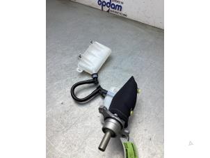 Gebruikte Hoofdremcilinder Renault Trafic (1FL/2FL/3FL/4FL) 2.0 dCi 16V 150 Prijs € 60,50 Inclusief btw aangeboden door Gebr Opdam B.V.