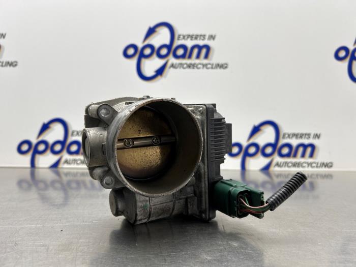 Gebruikte Gasklephuis Renault Vel Satis (BJ) 3.5 V6 24V Autom. Prijs € 100,00 Margeregeling aangeboden door Gebr Opdam B.V.