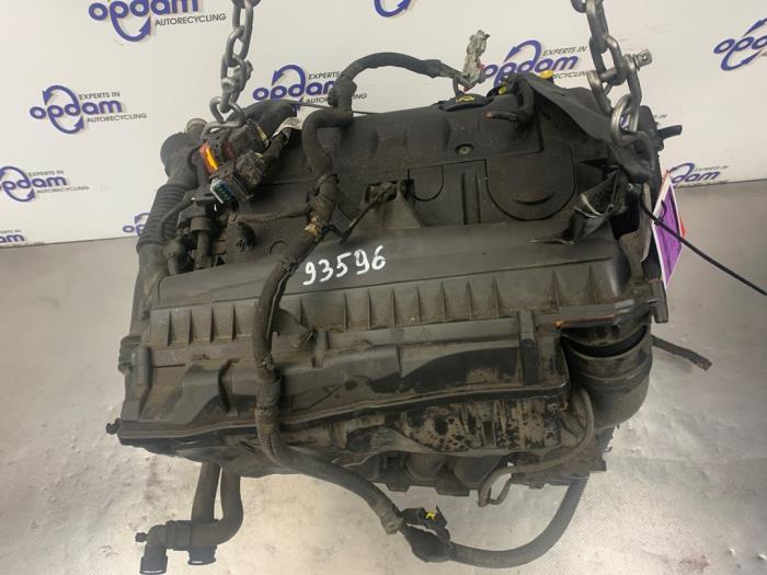 Motor van een Peugeot 207 SW (WE/WU) 1.4 16V Vti 2009