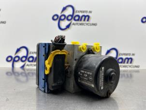 Gebruikte ABS Pomp Renault Vel Satis (BJ) 3.5 V6 24V Autom. Prijs € 100,00 Margeregeling aangeboden door Gebr Opdam B.V.