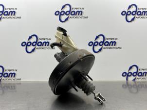 Gebruikte Rembekrachtiger Toyota Yaris II (P9) 1.3 16V VVT-i Prijs € 100,00 Margeregeling aangeboden door Gebr Opdam B.V.