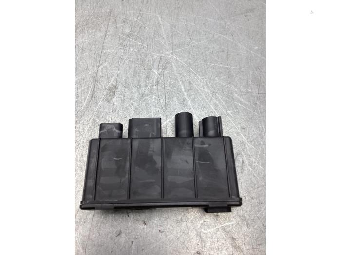 Gebruikte Stroomverdeler Mini Mini (F56) 1.2 12V One Prijs € 50,00 Margeregeling aangeboden door Gebr Opdam B.V.