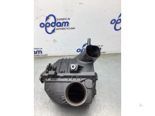 Gebruikte Luchtfilterhuis Renault Trafic (1FL/2FL/3FL/4FL) 2.0 dCi 16V 150 Prijs € 72,60 Inclusief btw aangeboden door Gebr Opdam B.V.