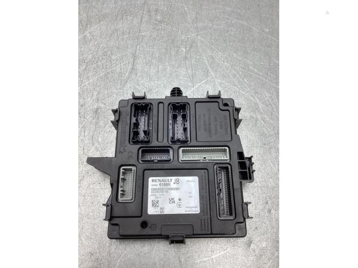 Gebruikte Computer Body Control Renault Trafic (1FL/2FL/3FL/4FL) 2.0 dCi 16V 150 Prijs € 90,75 Inclusief btw aangeboden door Gebr Opdam B.V.