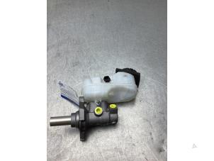 Gebruikte Hoofdremcilinder Renault Express 1.5 dCi 75 Prijs € 60,50 Inclusief btw aangeboden door Gebr Opdam B.V.