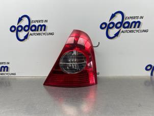 Gebruikte Achterlicht rechts Renault Clio II (BB/CB) 1.2 Prijs € 20,00 Margeregeling aangeboden door Gebr Opdam B.V.