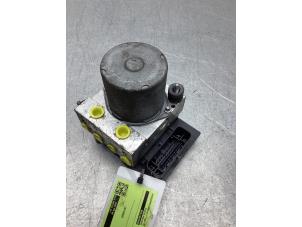 Gebruikte ABS Pomp Peugeot 308 CC (4B) 1.6 16V THP 155 Prijs € 125,00 Margeregeling aangeboden door Gebr Opdam B.V.