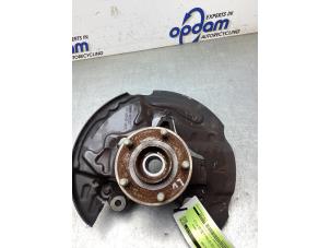 Gebruikte Fusee links-voor Ford Focus 4 1.0 Ti-VCT EcoBoost 12V 125 Prijs € 125,00 Margeregeling aangeboden door Gebr Opdam B.V.