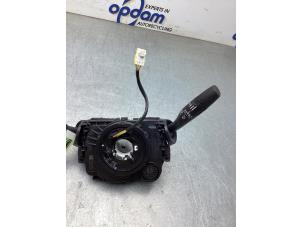 Gebruikte Licht + Raw Schakelaar Opel Combo Cargo 1.5 CDTI 100 Prijs € 181,50 Inclusief btw aangeboden door Gebr Opdam B.V.