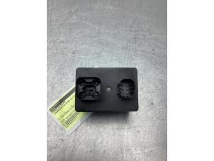 Gebruikte Gloeirelais Landrover Range Rover Sport (LW) 3.0 TDV6 Prijs € 25,00 Margeregeling aangeboden door Gebr Opdam B.V.