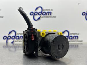 Gebruikte ABS Pomp Volkswagen Polo IV (9N1/2/3) 1.2 Prijs € 150,00 Margeregeling aangeboden door Gebr Opdam B.V.