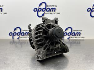 Gebruikte Alternator Mercedes B (W245) 2.0 B-200 16V Prijs € 100,00 Margeregeling aangeboden door Gebr Opdam B.V.