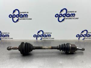 Gebruikte Homokineetas links-voor Peugeot 206+ (2L/M) 1.4 XS Prijs € 50,00 Margeregeling aangeboden door Gebr Opdam B.V.