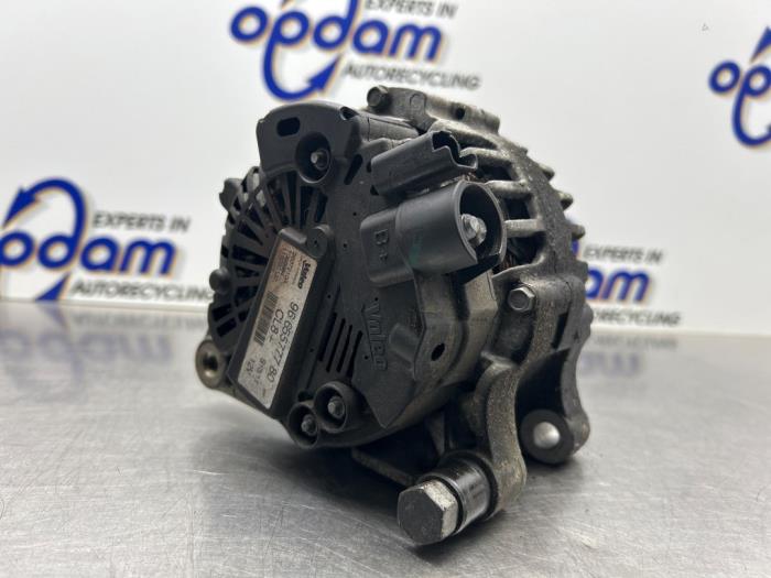 Dynamo van een Peugeot 206+ (2L/M) 1.4 XS 2011