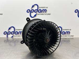 Gebruikte Chaufage Ventilatiemotor Mercedes CLK (C208) 2.0 200 16V Prijs € 75,00 Margeregeling aangeboden door Gebr Opdam B.V.