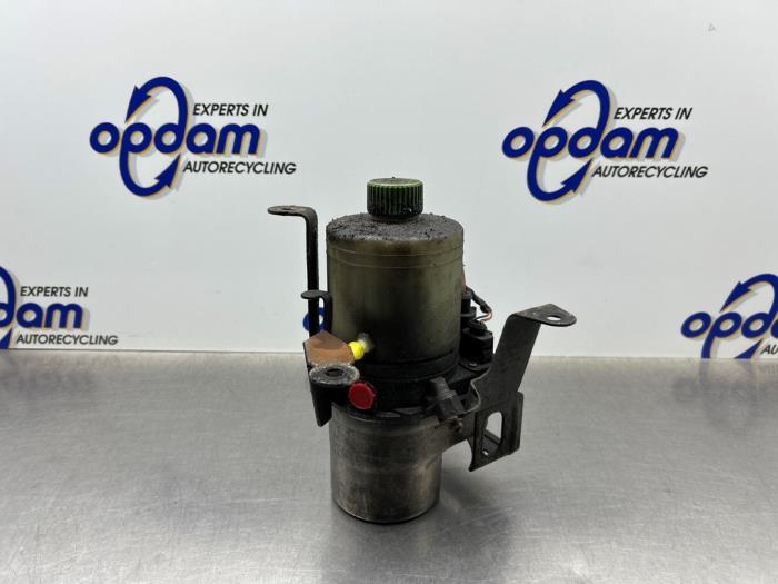 Gebruikte Pomp Servo Seat Ibiza III (6L1) 1.6 16V Prijs € 100,00 Margeregeling aangeboden door Gebr Opdam B.V.