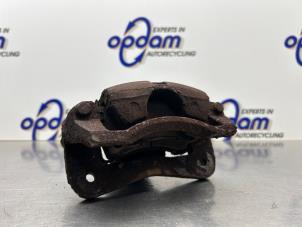 Gebruikte Remklauw (Tang) rechts-voor Kia Rio (DC12) 1.5 16V Prijs € 50,00 Margeregeling aangeboden door Gebr Opdam B.V.