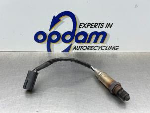 Gebruikte Lambda Sonde Kia Rio (DC12) 1.5 16V Prijs € 40,00 Margeregeling aangeboden door Gebr Opdam B.V.