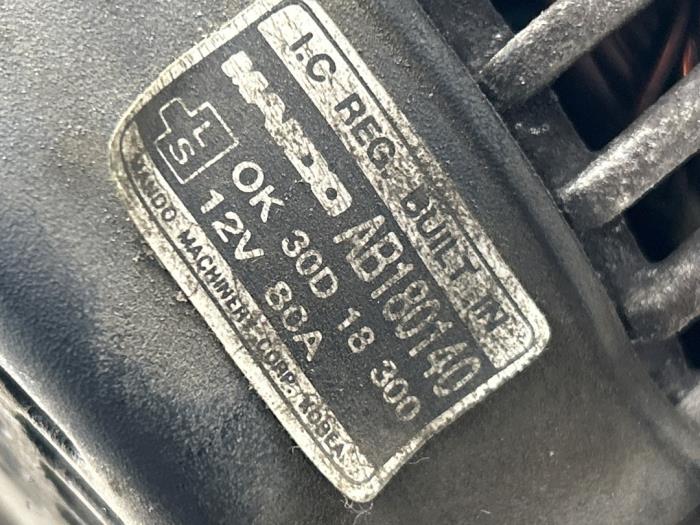 Dynamo van een Kia Rio (DC12) 1.5 16V 2004
