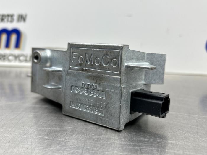 Slotenset Cilinder (compleet) van een Ford Focus 3 Wagon 1.6 TDCi ECOnetic 2013