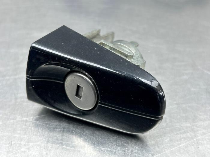 Slotenset Cilinder (compleet) van een Ford Focus 3 Wagon 1.6 TDCi ECOnetic 2013