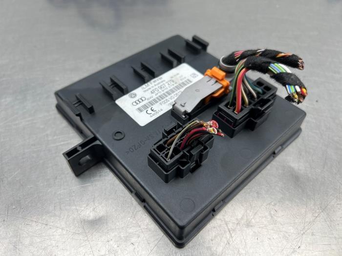 Computer Body Control van een Audi A6 Avant (C6) 2.7 TDI V6 24V 2007