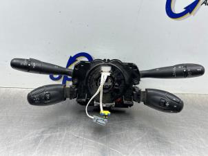 Gebruikte Combischakelaar Stuurkolom Peugeot Partner (GC/GF/GG/GJ/GK) 1.6 BlueHDI 75 Prijs € 150,00 Margeregeling aangeboden door Gebr Opdam B.V.