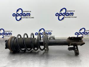 Gebruikte Mac Phersonpoot links-voor Opel Astra H (L48) 1.4 16V Twinport Prijs € 50,00 Margeregeling aangeboden door Gebr Opdam B.V.