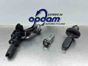 Gebruikte Slotenset Cilinder (compleet) Alfa Romeo MiTo (955) 1.3 JTDm 16V Eco Prijs € 200,00 Margeregeling aangeboden door Gebr Opdam B.V.