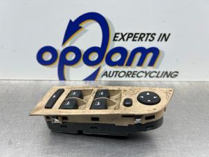 Gebruikte Schakelaar Elektrisch Raam BMW 3 serie Touring (E91) 318d 16V Prijs € 50,00 Margeregeling aangeboden door Gebr Opdam B.V.
