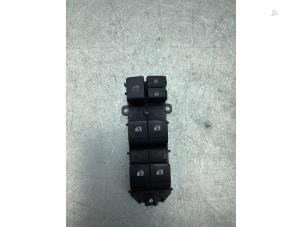 Gebruikte Ruit schakelaar elektrisch Toyota Prius (ZVW5) 1.8 16V Hybrid Prijs € 50,00 Margeregeling aangeboden door Gebr Opdam B.V.