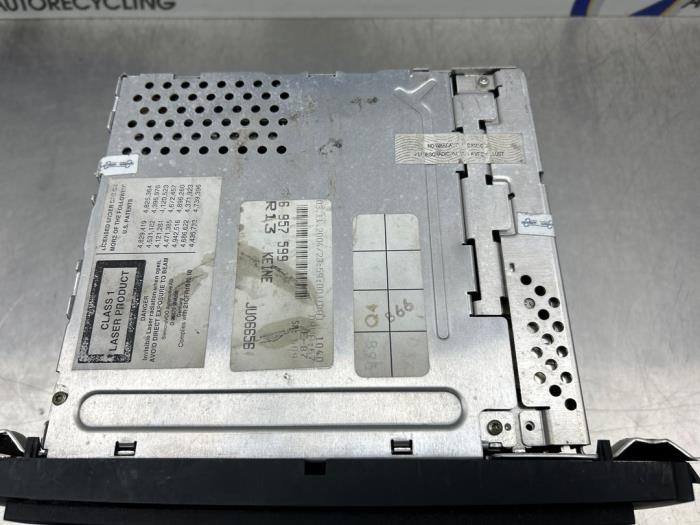 Regelunit Multi Media van een BMW 1 serie (E87/87N) 120d 16V 2004