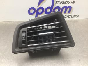 Gebruikte Luchtrooster Dashboard BMW 5 serie (F10) 535d 24V Prijs op aanvraag aangeboden door Gebr Opdam B.V.