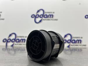 Gebruikte Luchtmassameter Opel Zafira (M75) 2.2 16V Direct Ecotec Prijs € 35,00 Margeregeling aangeboden door Gebr Opdam B.V.