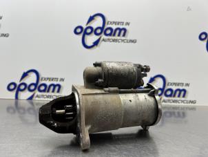 Gebruikte Startmotor Opel Zafira (M75) 1.8 16V Ecotec Prijs € 25,00 Margeregeling aangeboden door Gebr Opdam B.V.
