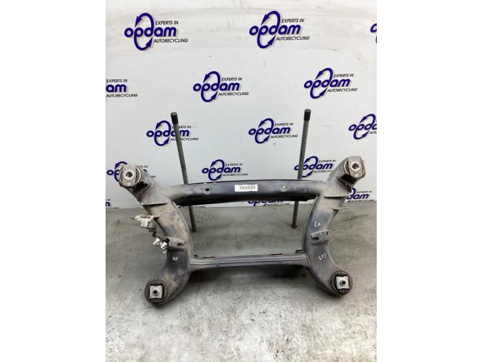 Subframe van een Mercedes-Benz CLS (C257) 450 EQ Boost 3.0 24V 4-Matic 2019