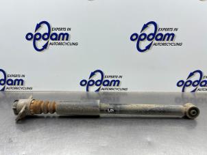Gebruikte Schokdemper links-achter Skoda Fabia III Combi (NJ5) 1.0 TSI 12V Prijs € 25,00 Margeregeling aangeboden door Gebr Opdam B.V.