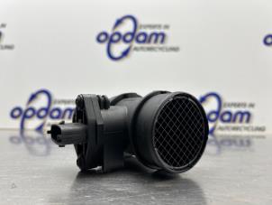 Gebruikte Luchtmassameter Opel Meriva 1.4 16V Twinport Prijs € 35,00 Margeregeling aangeboden door Gebr Opdam B.V.