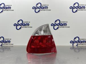 Gebruikte Achterlicht links BMW 3 serie Touring (E46/3) 316i 16V Prijs € 35,00 Margeregeling aangeboden door Gebr Opdam B.V.