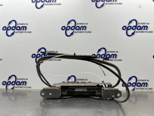 Gebruikte Handrem motor Renault Laguna II (BG) 2.0 16V Prijs € 250,00 Margeregeling aangeboden door Gebr Opdam B.V.