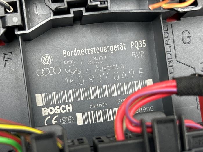 Computer Body Control van een Volkswagen Touran (1T1/T2) 1.6 FSI 16V 2003