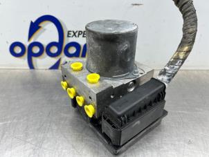 Gebruikte ABS Pomp BMW 5 serie (E60) 520i 24V Prijs € 150,00 Margeregeling aangeboden door Gebr Opdam B.V.