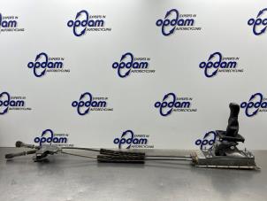 Gebruikte Versnellingsbak Bedieningskabel Skoda Fabia III Combi (NJ5) 1.0 TSI 12V Prijs € 125,00 Margeregeling aangeboden door Gebr Opdam B.V.