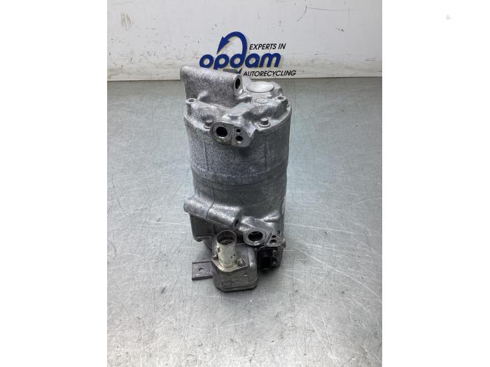 Gebruikte Pomp Airco Mercedes E (W213) E-300 e 2.0 Turbo 16V Prijs € 907,50 Inclusief btw aangeboden door Gebr Opdam B.V.